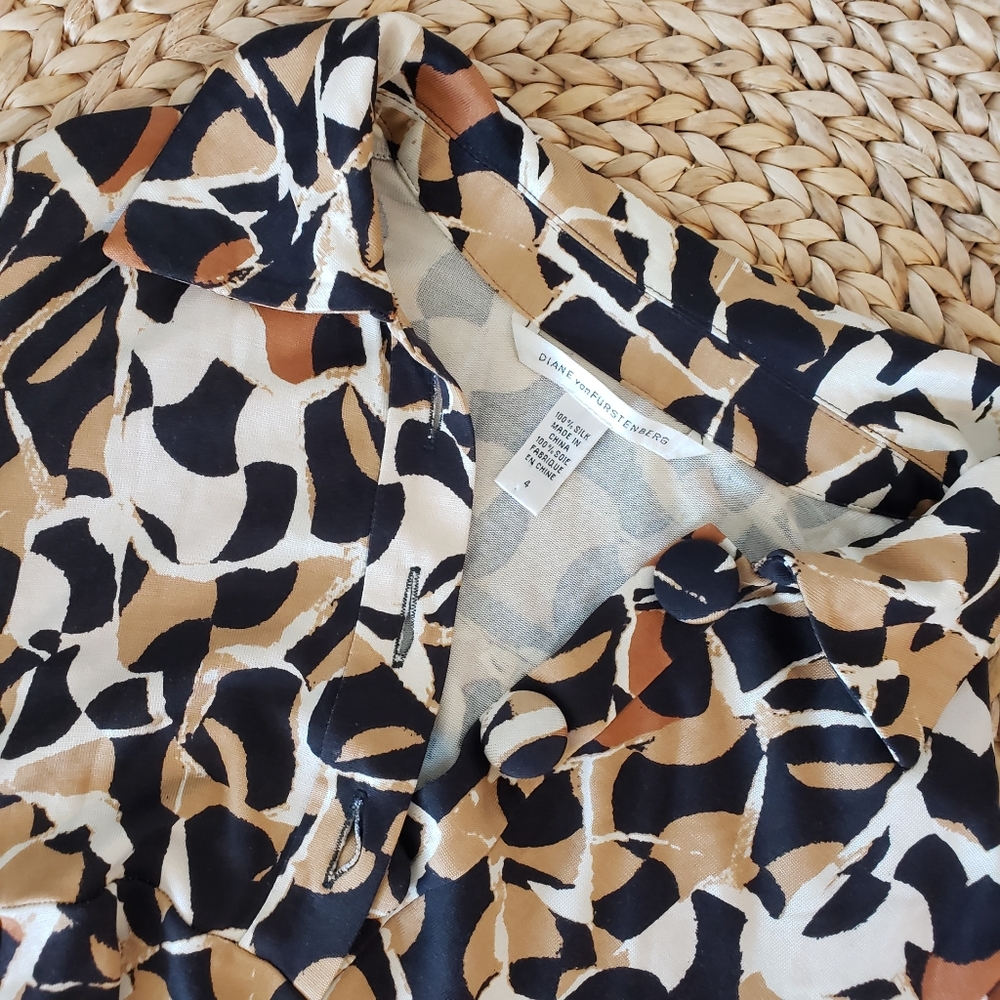 DVF Pure Silk Wild Print Dress - Picture 4 of 11